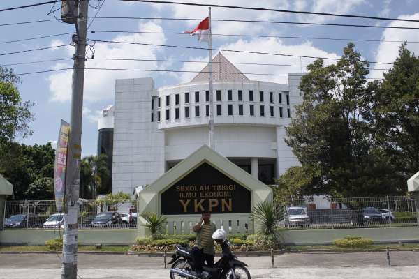 Sekolah Tinggi Ilmu Ekonomi (STIE) YKPN