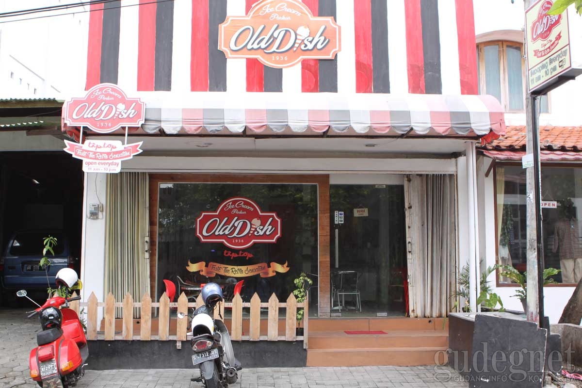 Ice Cream Parlour Old Dish Tip Top