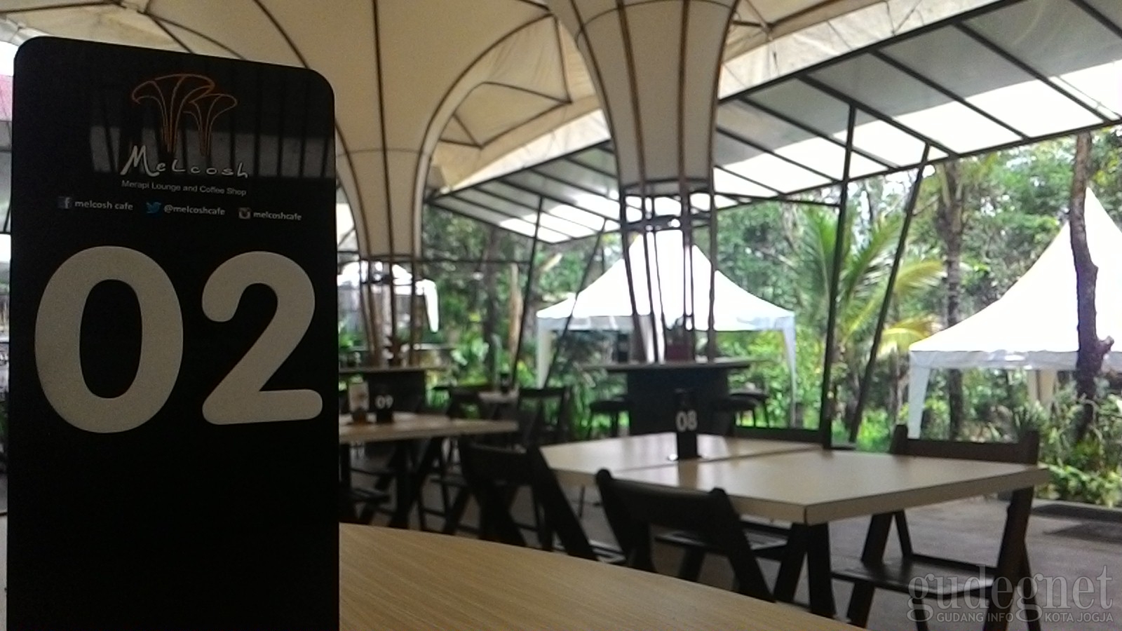 Melcosh Cafe