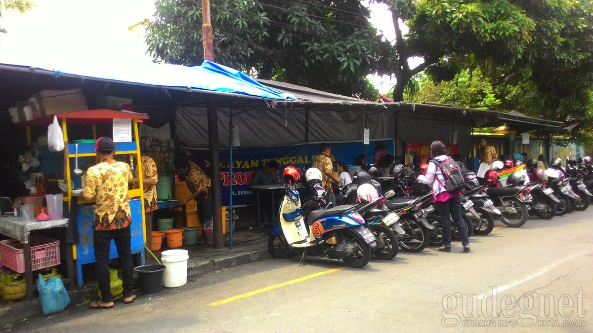 Mie Ayam "Ijo" Ungaran (Depan SD Ungaran)