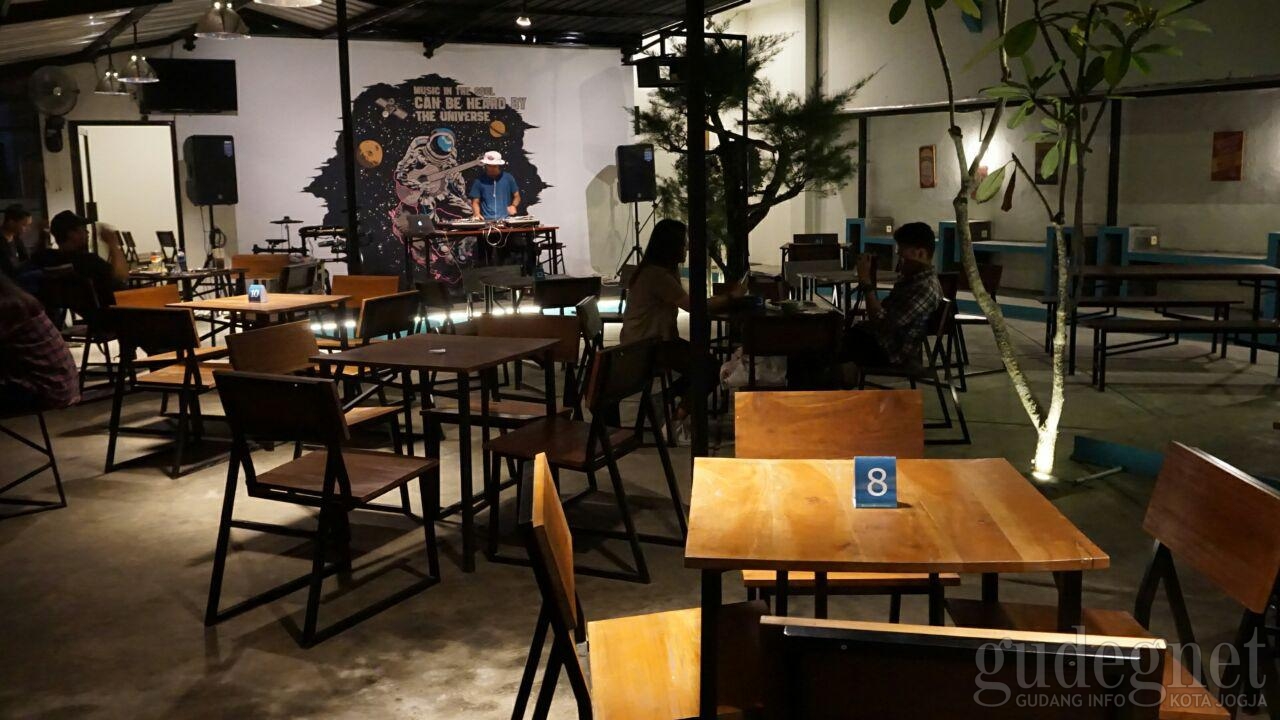 Jomo Coffee Eatery