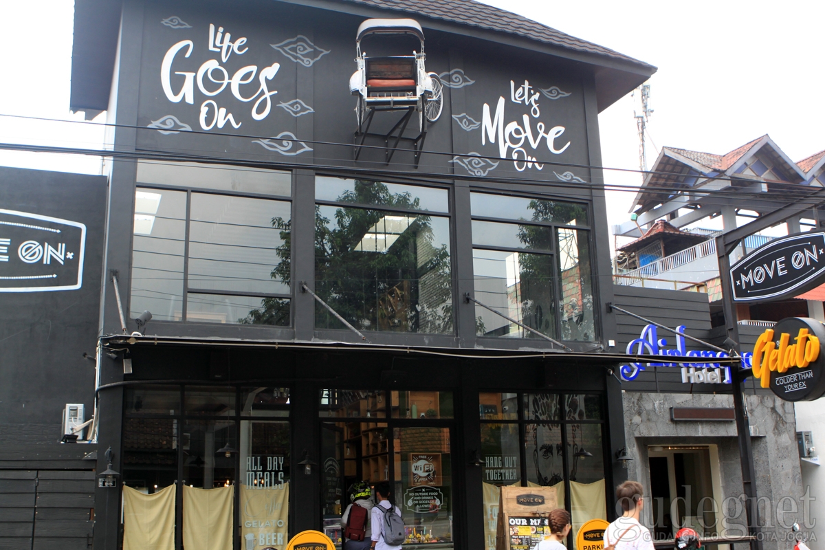 Move On Cafe