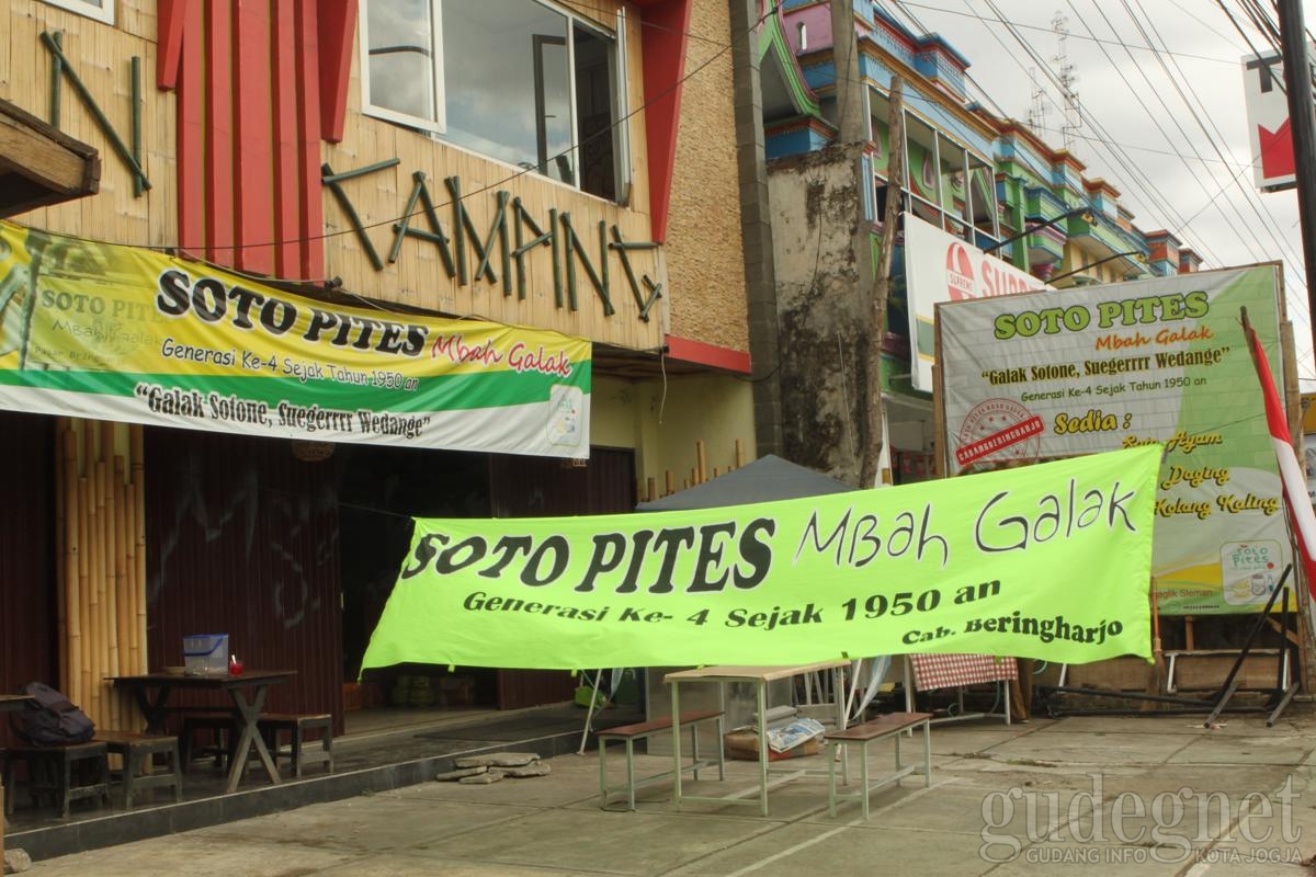 Soto Pithes Mbah Galak 