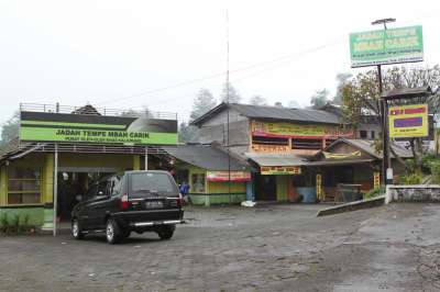 Jadah Tempe Mbah Carik Kaliurang 