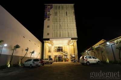 Tjokro Style Yogyakarta Hotel