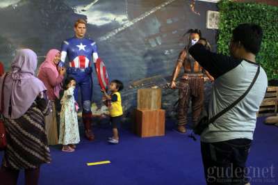 Berfoto Dengan Para Tokoh Dunia di Museum De ARCA 