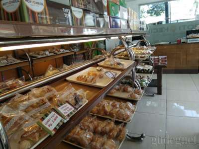 Toko Roti Kecil Jogja