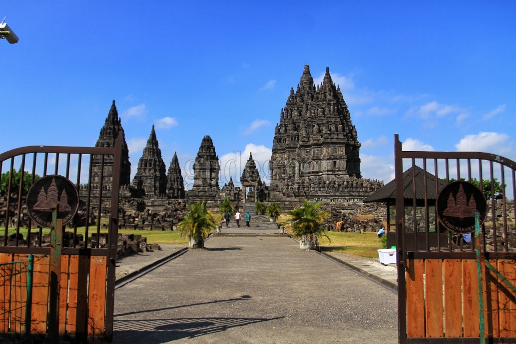 Pengunjung  Candi Prambanan 