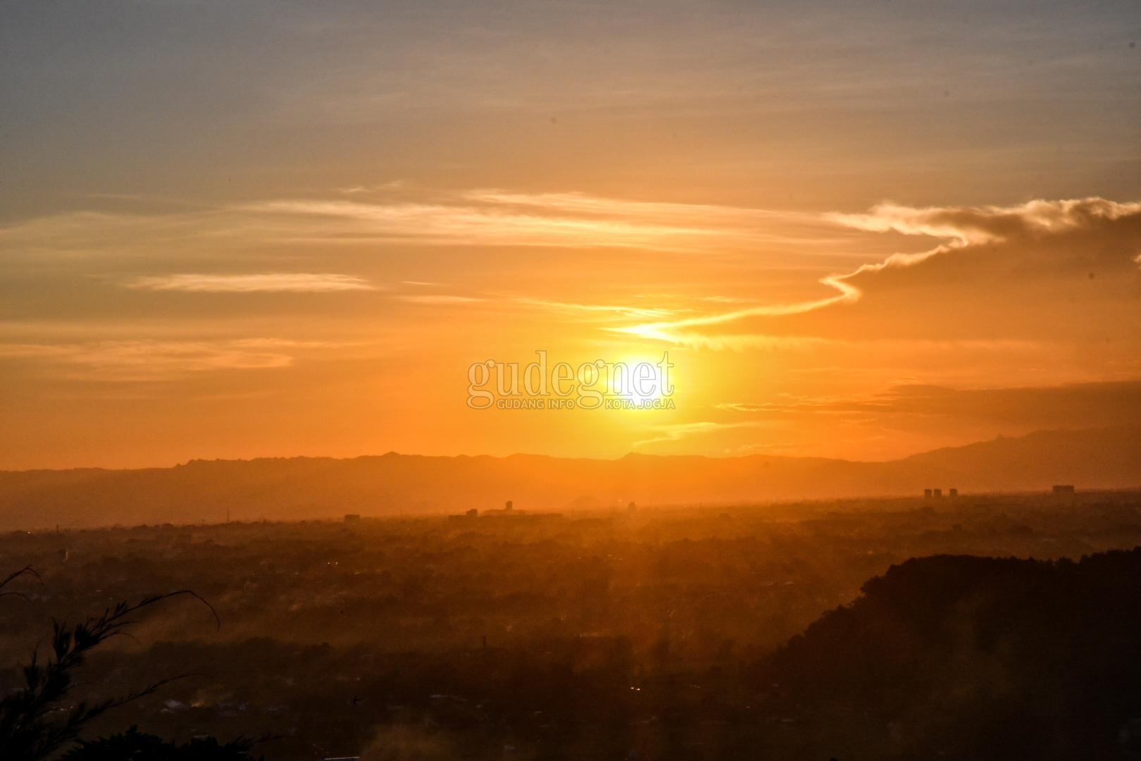 Senja di Tebing Breksi