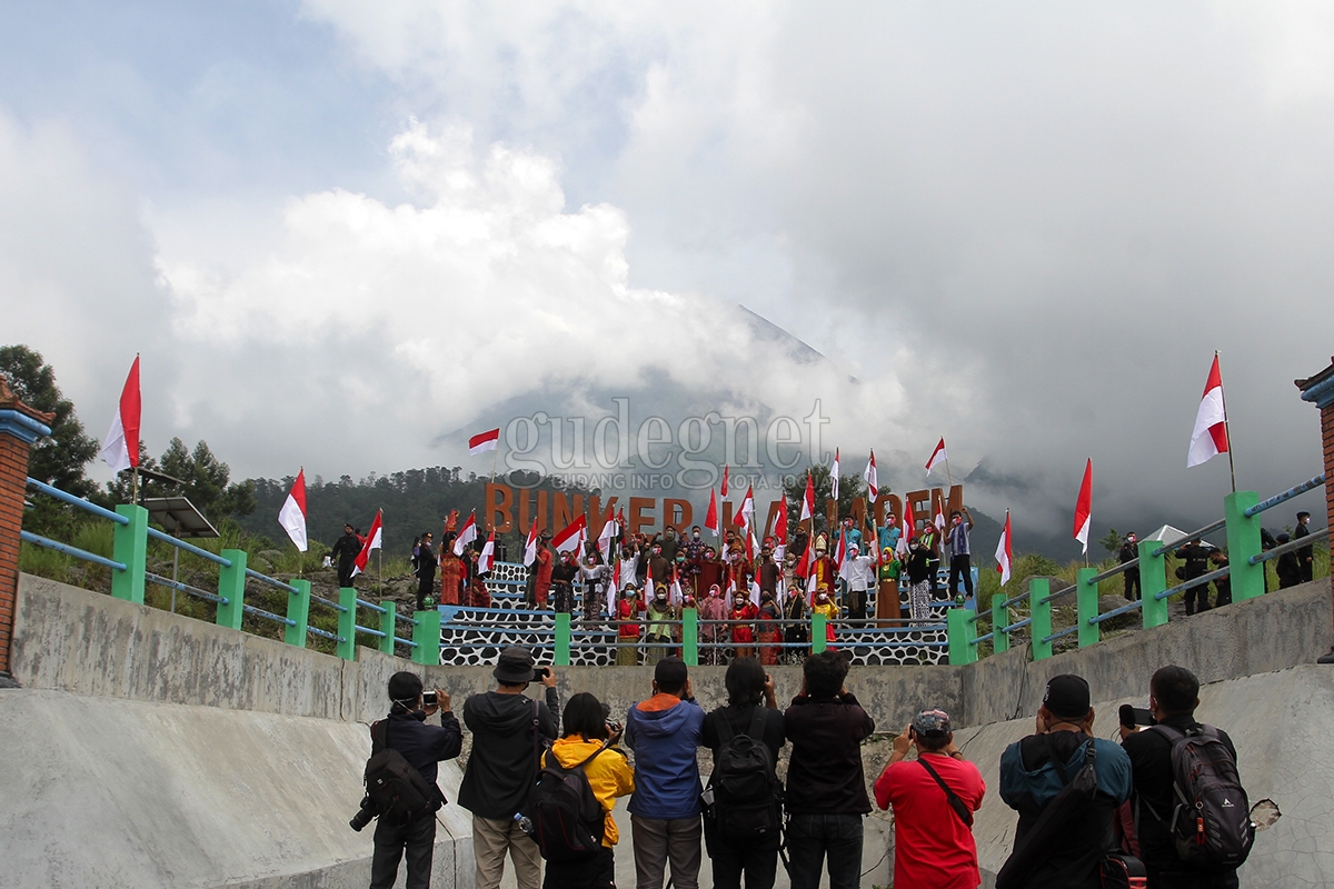 Pengibaran Bendera Merah Putih