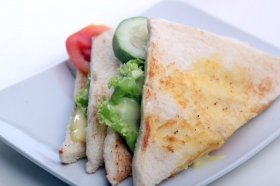 Sandwich yang nikmat dan menggugah selera di Discovery Cafe