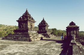 Candi Barong merupakan bangunan suci pada masa pra-Hindu
