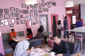 Suasana di Paris Bakery