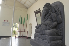 Arca Ganesha di Pintu Gerbang Pura Pakualaman