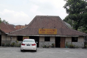 Ayam goreng Pak Parman