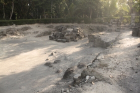 Candi Morangan Berbentuk Tidak Utuh