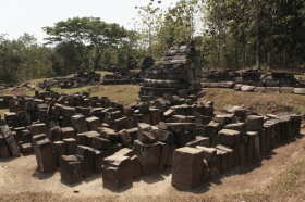 Reruntuhan Bangunan Candi di Situs Dawangsari