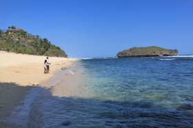 Pantai Sadranan Yogyakarta