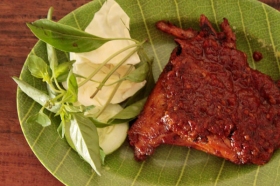 Ayam bakar pedas, menu favorit di ayam bakar Arto Moro