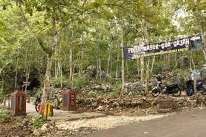 Penanda lokasi goa Gajah 