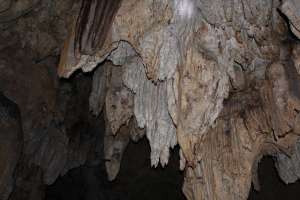 Batuan stalaktit di goa Gajah 