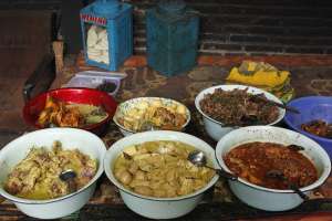 Menu garang asem dan sayur kecek pedas 