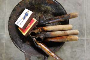 Canting, alat pembuat batik yang mulai langka