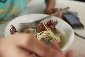 Bakso goreng dan bakmi kuningnya sungguh nikmat