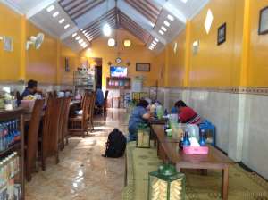 suasana di gudeg Hj. Rini