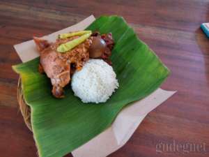 gudeg krecek ayam yu Narni
