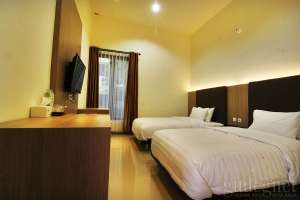 Twin bed room