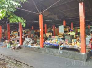 Penjual makanan, sayur mayur, sembako, dan kebutuhan sehari-hari di Pasar Terban