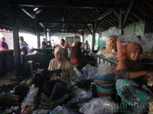 Suasana di pasar pujokusuman