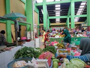 suasana di dalam pasar gendeng