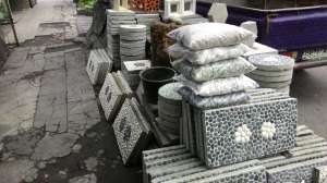 Hiasan untui lantai taman dan batu alam dapat Anda peroleh di Pasar Ciptomulyo.