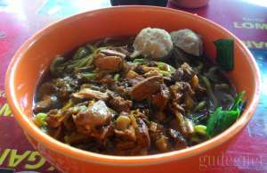 Mie ayam hijau standar + bakso