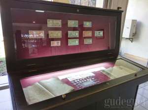Koleksi di Gallery I Museum Pendidikan