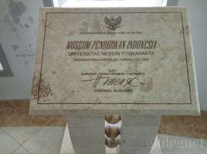 prasasti pembukaan Museum Pendidikan