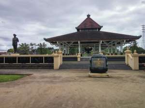 Tampak depan museum Monumen Pahlawan Pancasila
