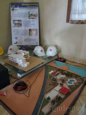 Koleksi Di Museum Gempa Prof. Sarwidi Jogja