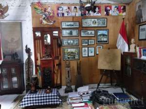 Koleksi di Museum Rumah Garuda