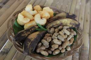 Camilan di warung Ereng-ereng
