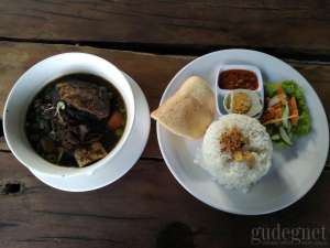 Rawon Iga Monster ala Loko Cafe Malioboro
