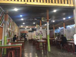 Kedai Es Buah Mblenger