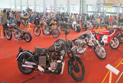 Menengok Modifikasi Motor diajang Kustomfest 2012