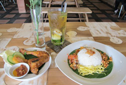 Nikmatnya Berburu Nasi Campur Ayam Panggang Bumbu Genep Nikmatnya Berburu Nasi Campur Ayam Panggang Bumbu Genep