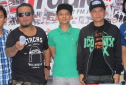 Endank Soekamti Selalu Dekat Dengan Fans Endank Soekamti Selalu Dekat Dengan Fans
