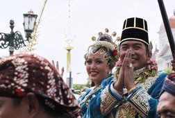 GKR Hayu dan KPH Notonegoro Kirab Menuju Kepatihan GKR Hayu dan KPH Notonegoro Kirab Menuju Kepatihan