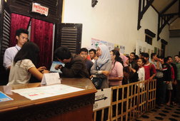 Tembus Batas Peristiwa Sosial Tembus Batas Peristiwa Sosial
