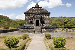 The Beauty of Banyunibo Temple The Beauty of Banyunibo Temple